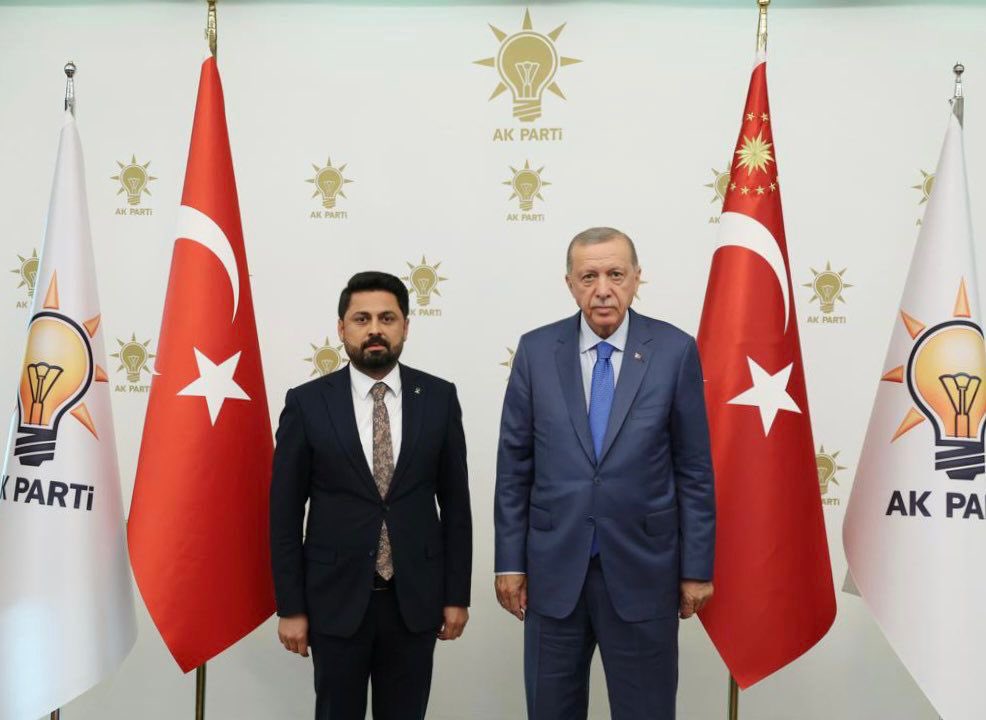 Büyük bir onur ve gururla görev aldığım Ak Parti ailemizde bugün itibariyle Genel Başkanımız ve Cumhurbaşkanımız sayın <a href="/RTErdogan/">Recep Tayyip Erdoğan</a> ın tensip ve oluruyla Bingöl İl Başkanlığı şahsıma tevdi edildi.Bu süreçte desteklerini esirgemeyen Cumhurbaşkanı Yardımcımıza ,Genel Merkez