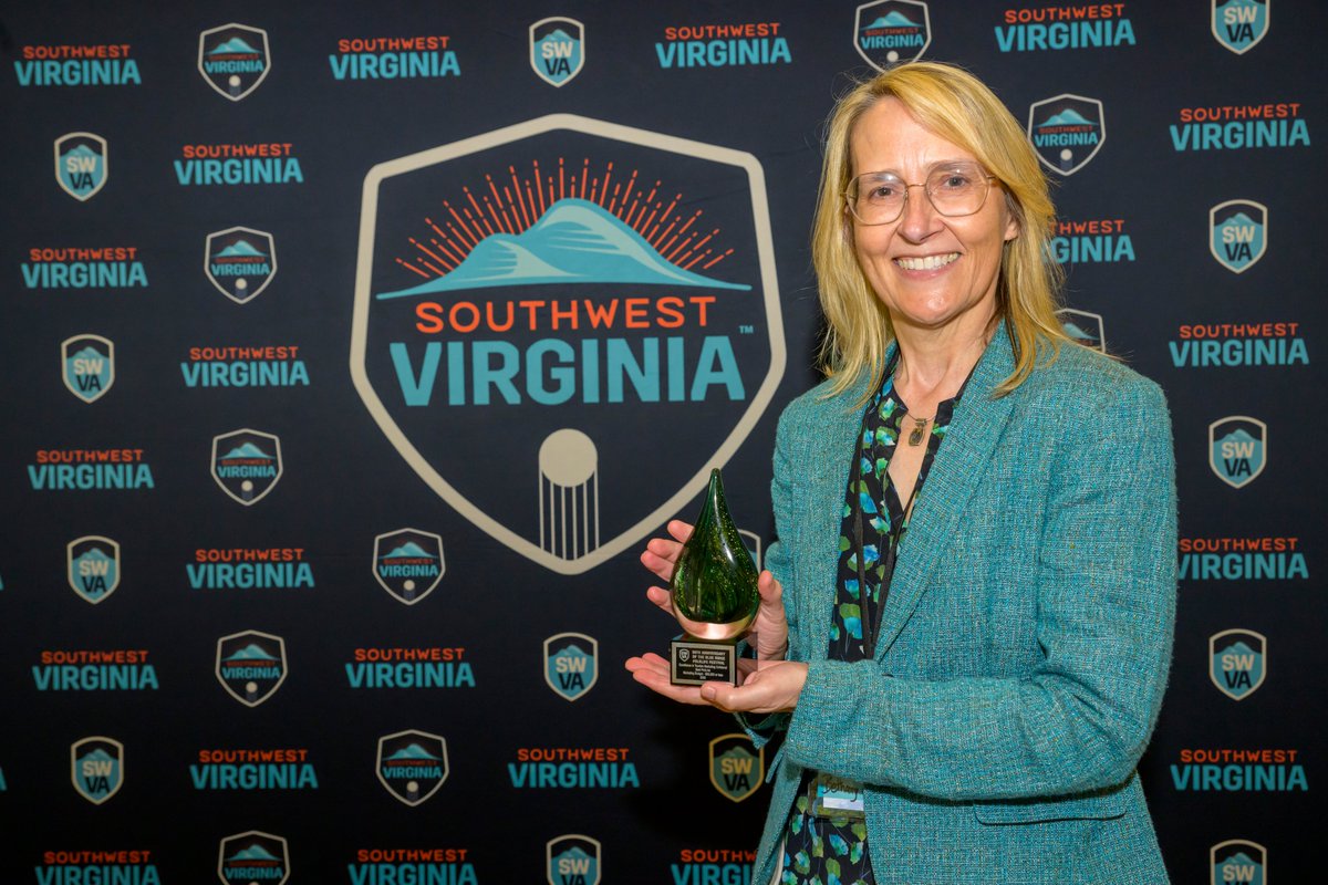 🎉A big congratulations to the Franklin County Office of Economic Development (social media campaign) and the @BlueRidgeInst (print ad) for their outstanding work and recognition at the 2023 @mySWVA Tourism Awards!

#franklincountyshines #trailsetters #loveva