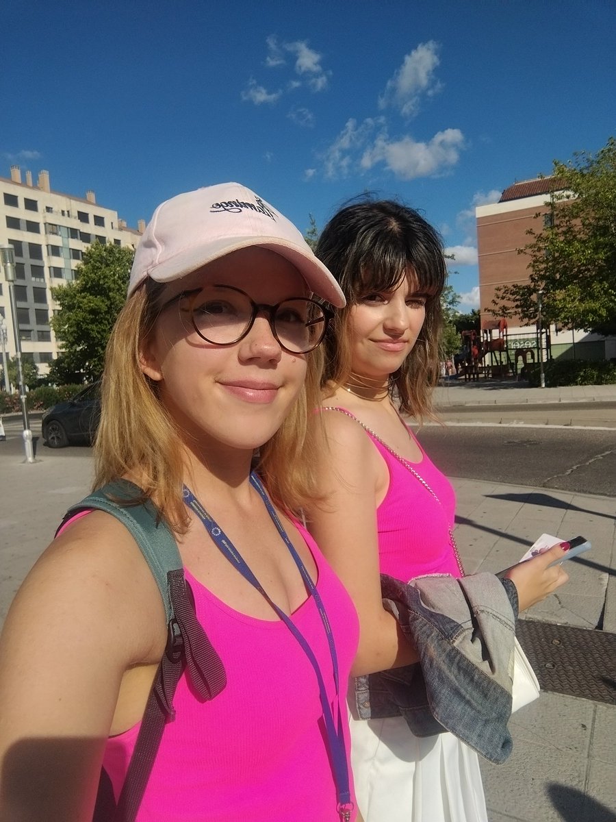 lexifania's tweet photo. Pues hoy he ido a ver al cine, #BarbieMovie con una amiga. Y hace estado genial, cada uno tiene sus opiniones y a mi me a encantado. 10/10.
#Barbie @heewooluv https://t.co/oY2tnDwZWT