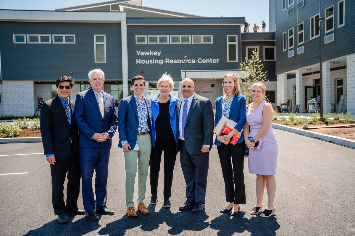 FrBillsMnSpring's tweet photo. We were honored to welcome @SenWarren @ewarren today for a visit to our innovative Yawkey Housing Resource Center (HRC) in #Quincy. The HRC, to open in October, represents a bold change in how we address homelessness. 1/6 #NobodyShouldBeHomeless #HousingFirst #changingthemodel https://t.co/USQjdrx94j
