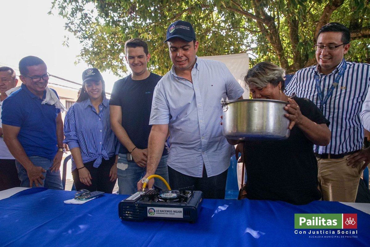 prensaalcaldiap's tweet photo. En Pailitas se enciende la llama de la #Esperanza 

@GobdelCesar y Alcalde @cjtoro2 dieron inicio al proyecto de masificación del gas en los Corregimientos de Palestina y Floresta. Hoy le decimos "adiós" a la leña y a las pipetas de gas. 🔥 https://t.co/GUWisnwCN5