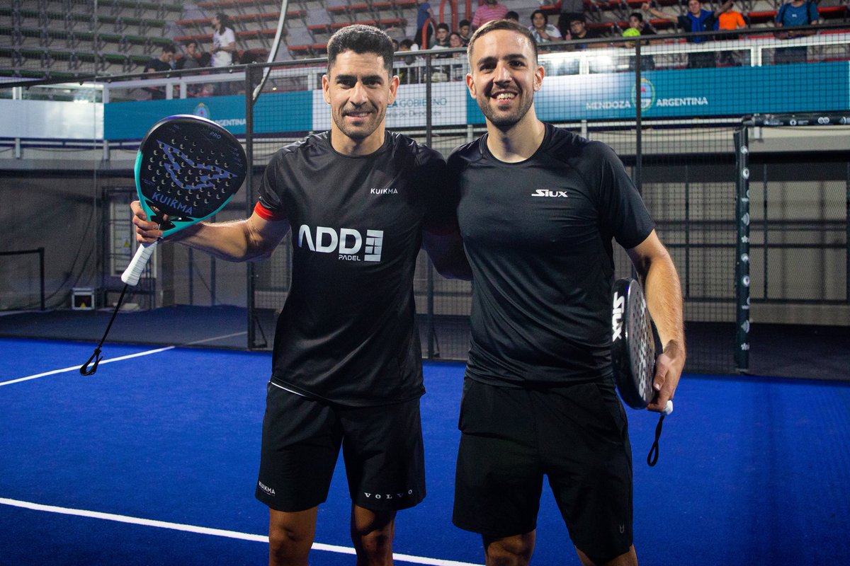 MaxiSanchezOfi's tweet photo. Primera victoria en Mendoza.
Ya estamos en octavos!!! 💪🏼💥
#PremierPadel #Padelstars #padelfip #kuikma #addpadel https://t.co/xod2RIeNME