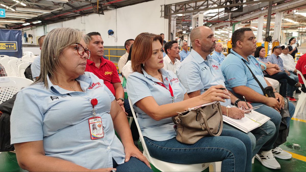torrealbaf's tweet photo. #02Agosto || Extraordinaria jornada de trabajo junto a los hombres y mujeres comprometidos con la Patria en el encuentro con  las Juntas Administradoras Especiales, realizado en Cartones de Venezuela. https://t.co/p3LxsShlnL