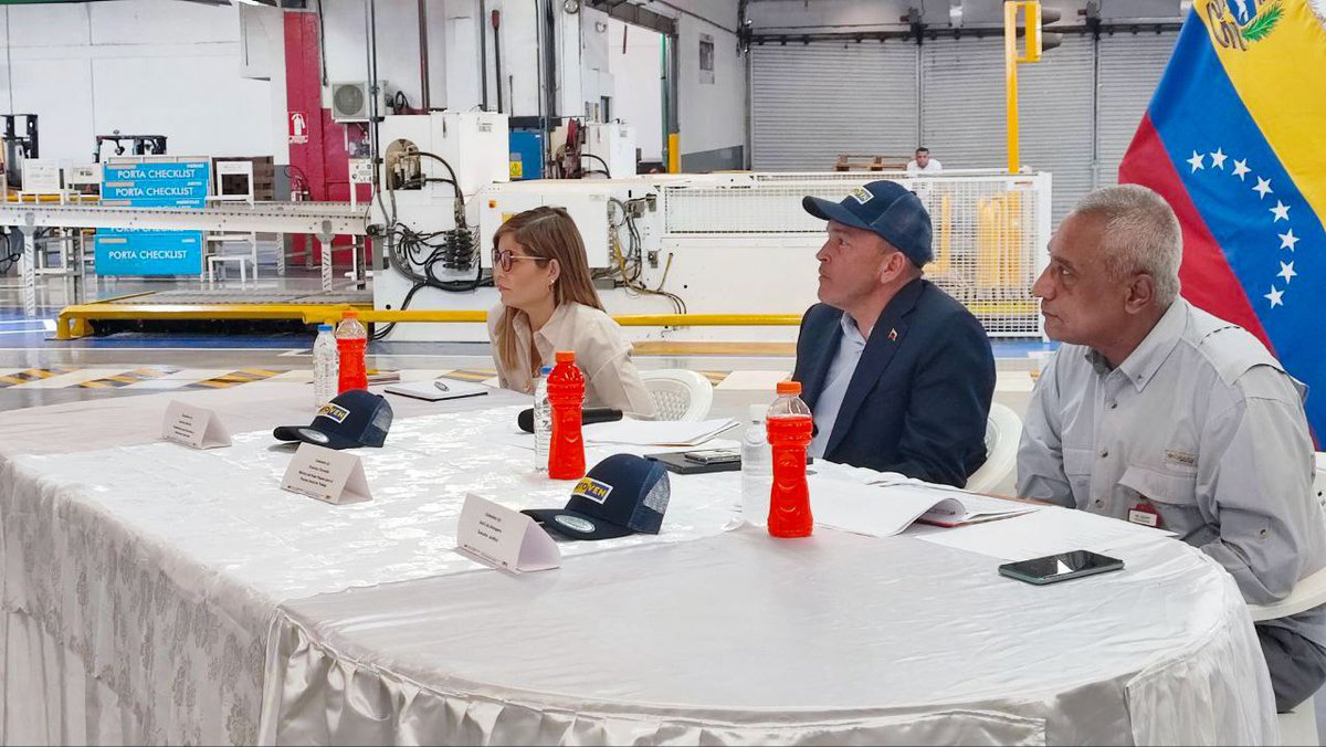 torrealbaf's tweet photo. #02Agosto || Extraordinaria jornada de trabajo junto a los hombres y mujeres comprometidos con la Patria en el encuentro con  las Juntas Administradoras Especiales, realizado en Cartones de Venezuela. https://t.co/p3LxsShlnL