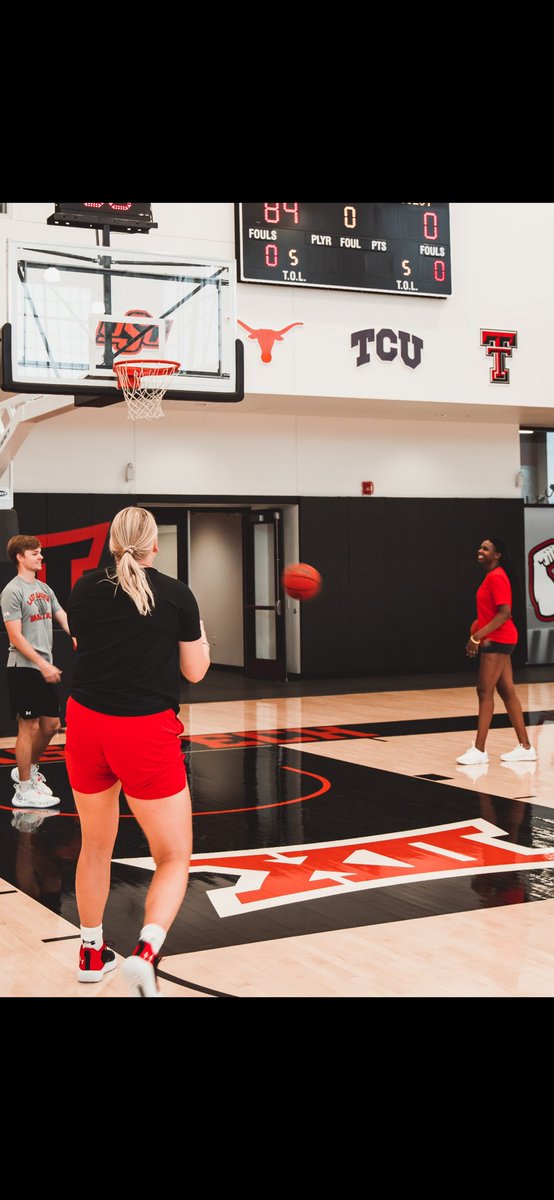 Living the dream❤️🖤