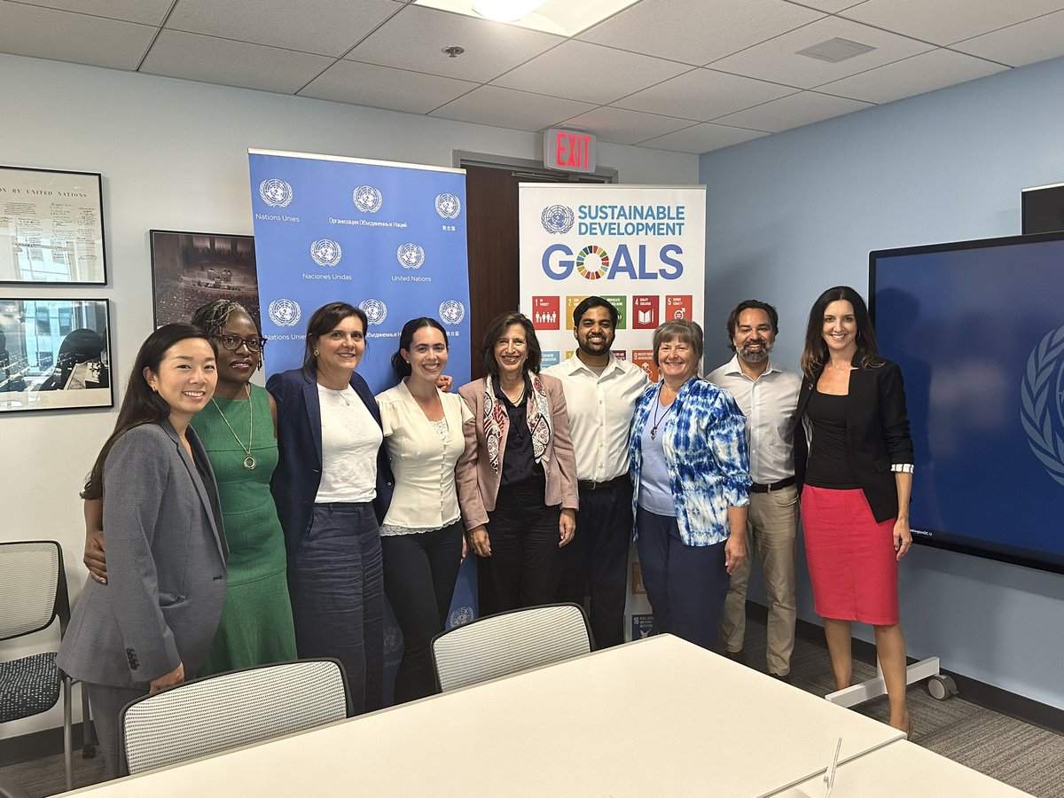 Our team is always happy to see the UN Under-Secretary-General for Global Communications and our New York-based comms colleagues here in Washington, DC. <a href="/MelissaFleming/">Melissa Fleming 🇺🇳</a> was in town today for meetings with <a href="/StateDept/">Department of State</a>.