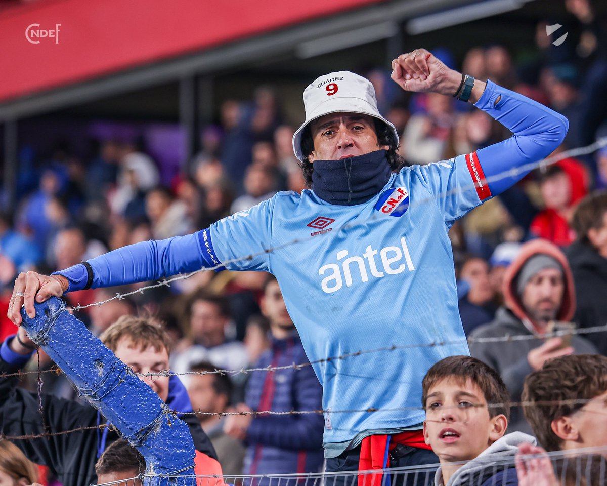 Nacional's tweet photo. 🗣️ Hola Bolsooo... 🎶

Compartí tu foto o video en la previa del partido 🏟️🔜

#ElClubGigante 🔵⚪🔴 https://t.co/qyDn7Hz0xn