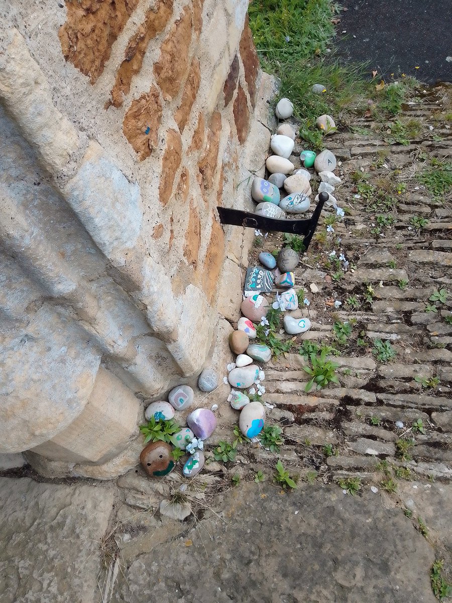 phil0073's tweet image. #PaintedStones &amp;amp; #BootScraper outside Church #PhilOnaBike  #BootScraperSaturday