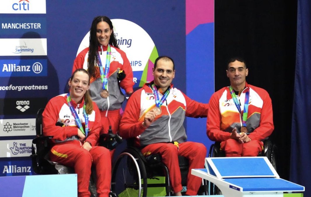 FEDDF (@fededdf) on Twitter photo 🏊♂️Mundiales de Natación Paralímpica
MEDALLA DE BRONCE 🥉 para España 🇪🇸 en los Relevos Mixtos 4x50m con <a href="/mluque76/">Miguel Luque Avila</a> <a href="/tponce87/">Toni Ponce</a> <a href="/saraigascon/">Sarai Gascon Moreno</a> y <a href="/martaferinf/">Marta Fernández Infante</a>
Logran, además, el RÉCORD de ESPAÑA 🇪🇸 con una marca de 2:39:71
✌🏼✌🏼✌🏼✌🏼
Foto: <a href="/Paralimpicos/">Comité Paralímpico Español</a> 🏊♂️Mundiales de Natación Paralímpica
MEDALLA DE BRONCE 🥉 para España 🇪🇸 en los Relevos Mixtos 4x50m con <a href="/mluque76/">Miguel Luque Avila</a> <a href="/tponce87/">Toni Ponce</a> <a href="/saraigascon/">Sarai Gascon Moreno</a> y <a href="/martaferinf/">Marta Fernández Infante</a>
Logran, además, el RÉCORD de ESPAÑA 🇪🇸 con una marca de 2:39:71
✌🏼✌🏼✌🏼✌🏼
Foto: <a href="/Paralimpicos/">Comité Paralímpico Español</a>