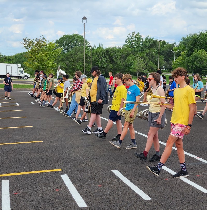 VVSD365U's tweet photo. More signs the @VVSD365U school year is drawing closer: Marching Band practice at Bolingbrook HS. First Day of School grades K-12+ is Thu Aug 17. Early Childhood Mon Aug 21
#EveryLearner 365 https://t.co/BUnRLySmjx