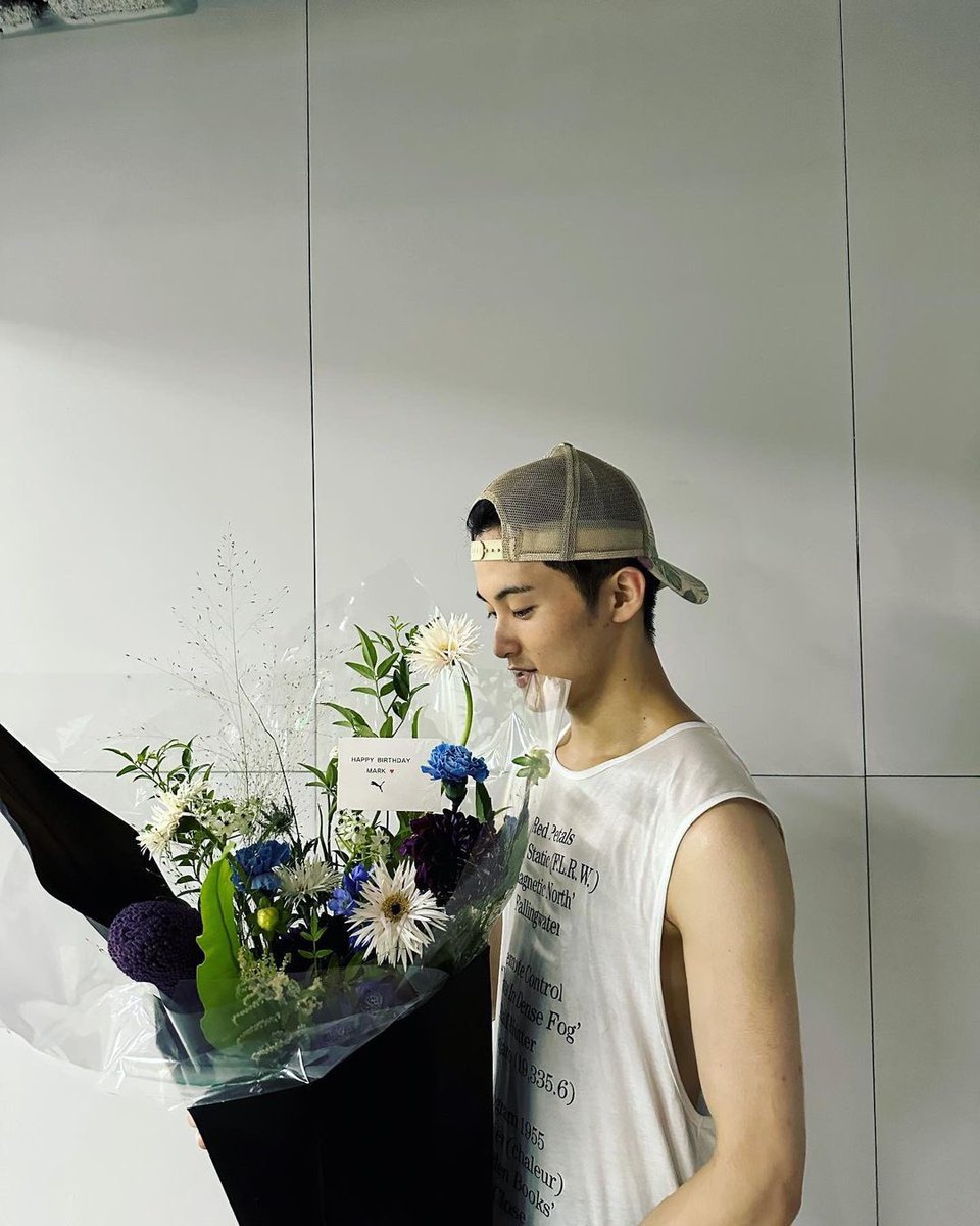 LOOKSMKL's tweet photo. #MARK ig post

“🫶🎂 #24” https://t.co/Zux9YYYRdp
