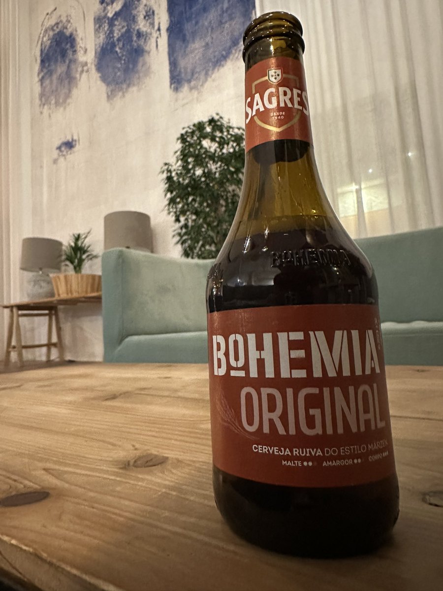 gummibierchen's tweet photo. #PostkartenSchreiben richtig mit Kuli & #BohemiaOriginal #CervejaRuiva #Märzen @CervejaSagres 🍺#sagresbeer #cervejasagres #marzenbeer #märzenbier #portuguesebeer #portugisischesBier #theviewshotels #postcardworthy #writingpostcards #Abendbier #eveningbeer #beerhobby #bohemiabeer https://t.co/YDdejU7RmW