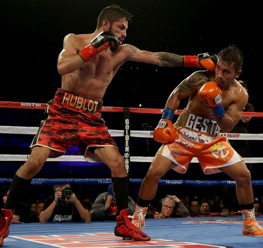 MBerdonce's tweet image. Esta noche en @Gol el "Niño de oro" Linares pondrá en juego sus títulos mundiales WBC Y WBA del peso ligero frente al zurdo Filipino Mercito Gesta en un Combate muy interesante!
Y por si os quedáis con ganas de más emociones,Wood vs Lara 2 
Con @UgarteJaime y @EmilMarquiegui 
🥊