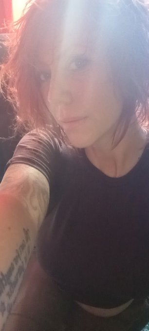 A/C guys outfront... Obviously I should flash them...? 🫣 https://t.co/hI9N8QVIn8<a href="/tag/thestruggleisreal"class="tags"><span>#thestruggleisreal</span></a>