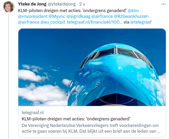 SchipholWatch's tweet photo. Ach gut, het is weer zover. De piloten voelen zich tekort gedaan, vanuit hun buitenlandse fiscaalvriendelijke adresjes met recent nog uit NOW-gelden betaalde bonussen. 900 uur per jaar werken is ook veel te zwaar, daar groeien je tenen maar van. https://t.co/xt5iopUxSg