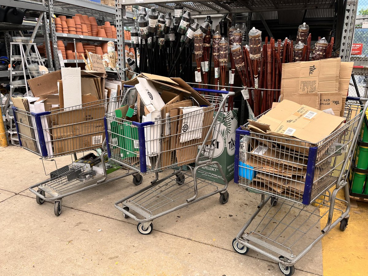 EssPerez1989's tweet image. Packing down the bays here at Bel Air 2589! #CardboardChallenge #GrandOpeningReady #BlueBoxR1 #R1Rocks @timrobinson0326 @GallianoScott @Ingram5Curtis