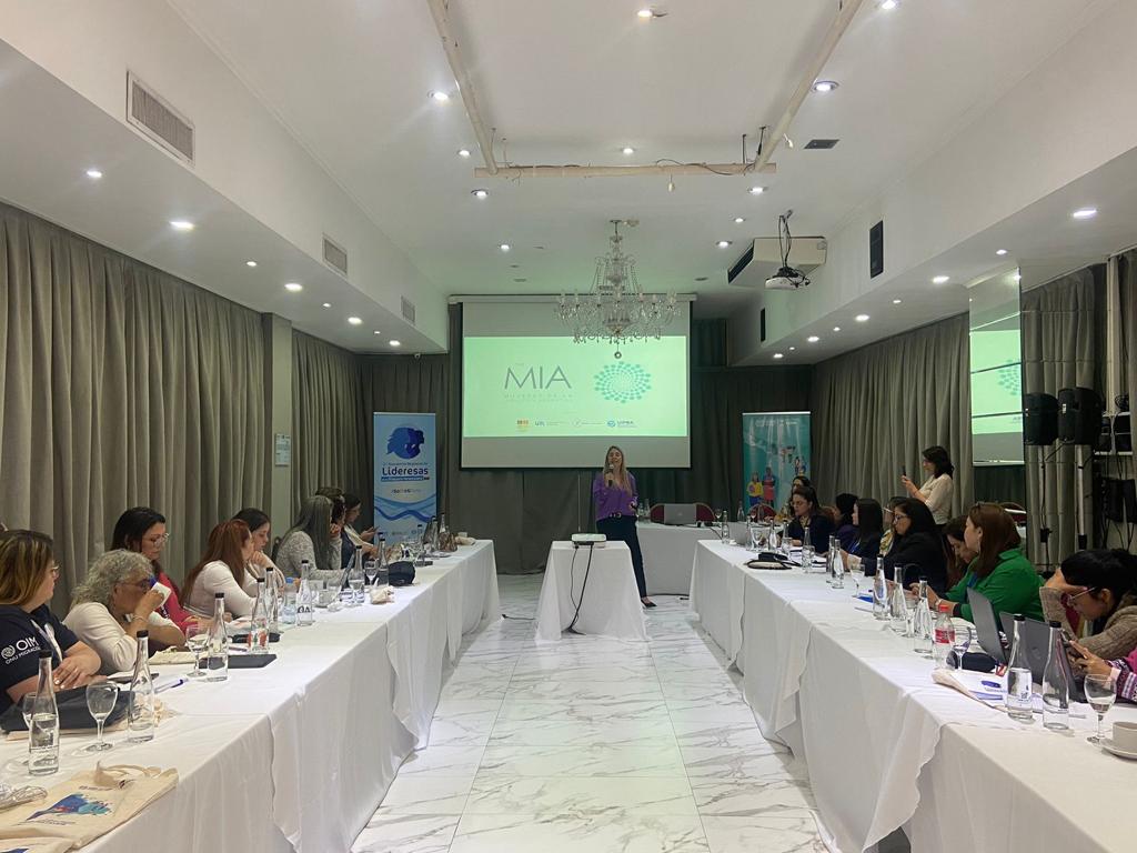 📢Las mujeres en red crean una lógica colaborativa, que permite que sean más resilientes y desarrollen un liderazgo transformador.

🗨️<a href="/iriniw/">Irini Wentinck</a>, de <a href="/redmia_ar/">Red MIA | Mujeres de la Industria Argentina</a>, colaboradora de #RedMujerYEmpresa OIT.
 
📍2º Encuentro Regional de #LideresasVenezolanas coorganizado por #ProyectoLazos.