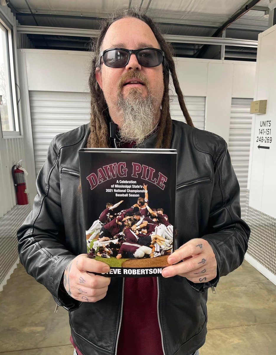 🚨Follywood Fan Fest Friday, Sept. 22nd <a href="/Steel_Hands/">Steel Hands Brewing</a> with <a href="/GamecocksOnline/">South Carolina Gamecocks</a> Alum Gritty Flyright, <a href="/MSStateAlumni/">Mississippi State Alumni</a> R.L. Cooper &amp; other acts TBA:

+ Book Signing with <a href="/ScoutSteveR/">Steve Robertson</a>
+ Art &amp; Apparel Vendors

Sponsored by <a href="/DrinkCathead/">Cathead Distillery</a>

4-10:30pm.
Free admission &amp; open to the public.

🤘