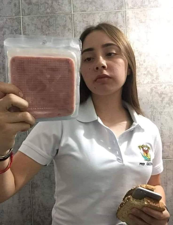 -¿Me estás poniendo atención?

Yo: