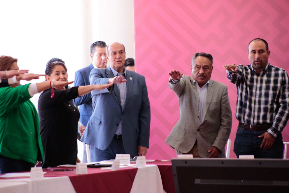 natycastrejonv's tweet photo. A través de la Primera Sesión Ordinaria de la Comisión de Ordenamiento Metropolitano encabezada por el gobernador  @juliomenchaca_ trabajamos de manera coordinada por un desarrollo ordenado que beneficie a las y los hidalguenses. 

#PrimeroElPueblo #ResultadosQueMejoranVidas #PrimeroLaEducación #NatyCastrejón @SEPHidalgo