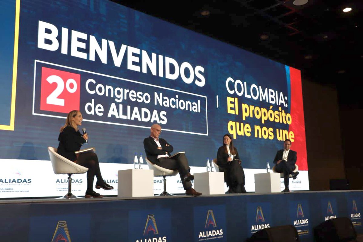 AliadasAlianza's tweet photo. ¿Por qué ser optimista en Colombia? 🇨🇴El #CongresoAliadas, se abre paso a la reflexión y diálogo, explorando las razones que deben inspirar a los empresarios a mantener una actitud positiva y confiada en el futuro de nuestro país. #OptimismoEmpresarial #DesarrolloEconómico https://t.co/SxM4prQMJ5