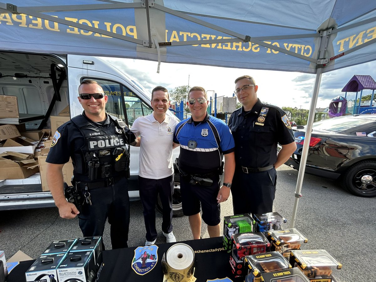 AsmSantabarbara's tweet photo. 🎉 Thrilled to be part of the second annual #518CommonUnityCup!🏆 

It was amazing to see our community shine as we kicked off the first event with Dodgeball during #NationalNightOut at Martin Luther King School in Schenectady👍 

Let's celebrate the power of sports and community coming together once again. 🤝 

Excited for next week's Volleyball event, filled with togetherness and healthy competition. 🏐 

This annual gathering showcases not only sporting talents but also the strength of our community bonds. 💪 

Thanks to @TheWilliamRivas and esteemed supporting organizations, Common Unity continues to expands community outreach, bringing joy and camaraderie to every corner. Let's unite in celebration, embodying the true essence of unity and resilience! 🎉 

Be sure to check out my entire photo gallery on my Facebook page here: https://t.co/7HPL1CgEv3

#518CommonUnityCup #Community #SportsForAll #TogetherStrong