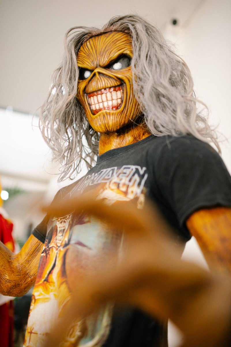 AlmaZen's tweet photo. Más de 60 personajes de ficción en escala real en la muestra abierta de  #RamiroSirpa en el Centro Boliviano Americano de Santa Cruz de la Sierra #EddietheHead #Joker #Wolverine 
Del  21 de Julio al 13 de agosto
De lunes a domingo
De 13:00 a 20:00 https://t.co/0sWuEmuymc