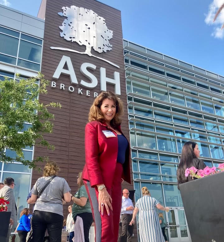 GatewayIG's tweet photo. Spotted: 1st Executive VP @aprilynchavezgeissler was the keynote speaker at @ashbrokerage symposium Monday in Fort Wayne Indiana. https://t.co/YqVMtcMHCf
