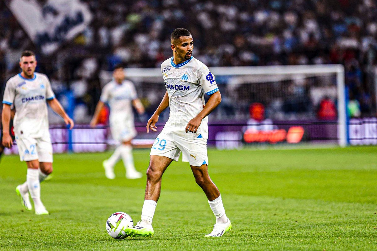 MomoHusseini13's tweet photo. Ce maillot lui va à merveille 🤍💙 https://t.co/D1u63w8NHq