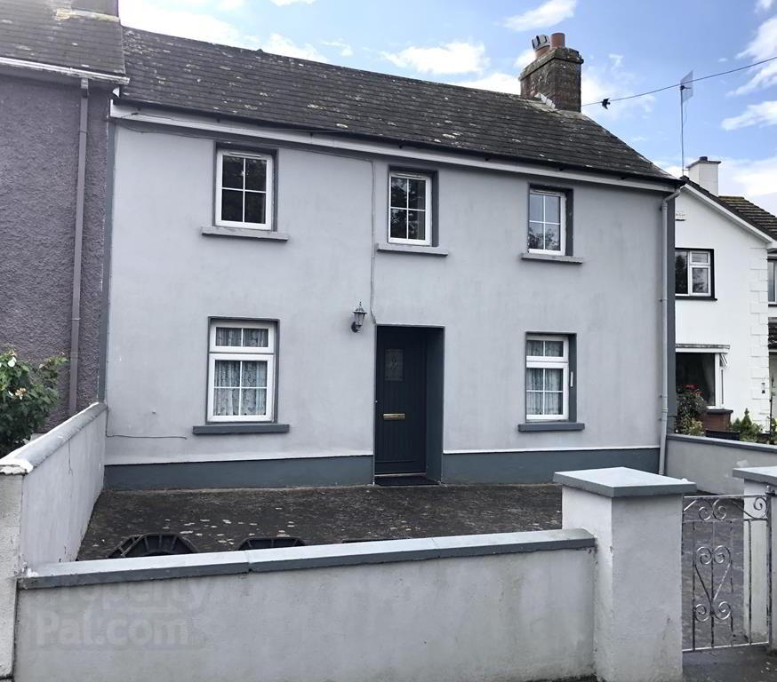 Trash_Upcycle's tweet photo. We were busy this week, preparing a house for sale. Don't you love a good before and after? https://t.co/1PVH0yISs7