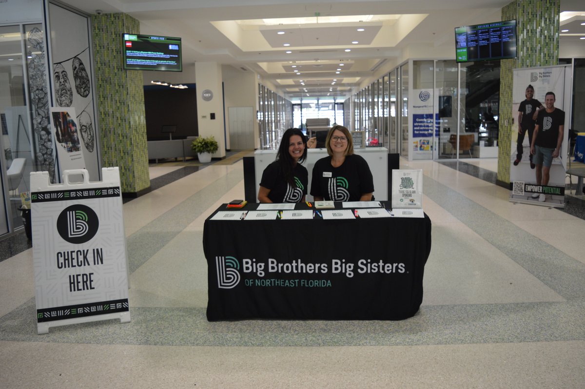 BBBSNEFL's tweet photo. Our Back to School bash was EPIC! From awesome community partners to tons of book bags and supplies, we showed that we're bigger together. Thank you to our sponsors - Publix Super Market Charities &amp; Jaguars Foundation and everyone who made it unforgettable! 🙌 #CommunityLove https://t.co/Fc0Y2MLtXz
