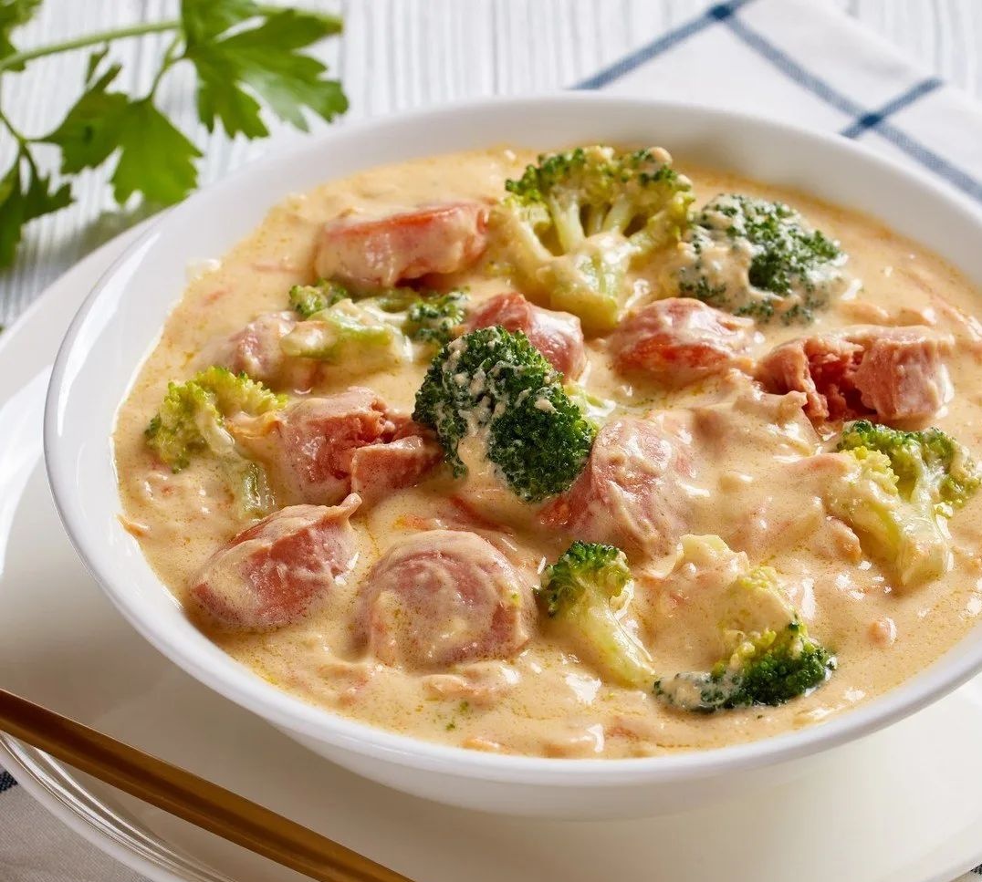 Lowcarbjiji's tweet photo. Spicy Broccoli Cheese Soup with Sausage 🤤

🙋Don’t forget to Get FREE eBook 🎁📩 "365 Days of Keto low carb recipes" are available.
Click the link in below 👇
( https://t.co/oIXhErGQX5) 👈 

Follow us For Daily Healthy Recipes To Weight Loss &amp; Healthy Lifestyle🥑💯

#keto https://t.co/7KICLOurFp
