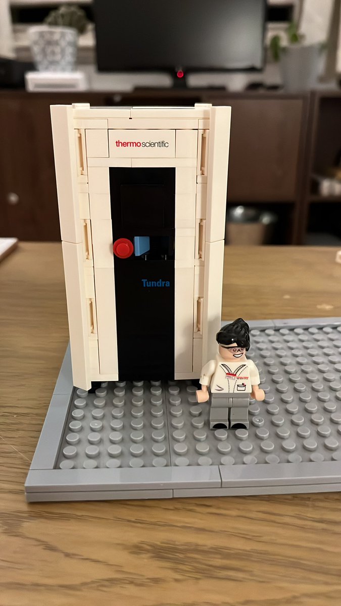 Spent a very exciting evening building a Lego Tundra Cryo-TEM complete with Lego scientist!! Thank you @thermofisher - you have made this microscopist very happy! 🧪 🎉