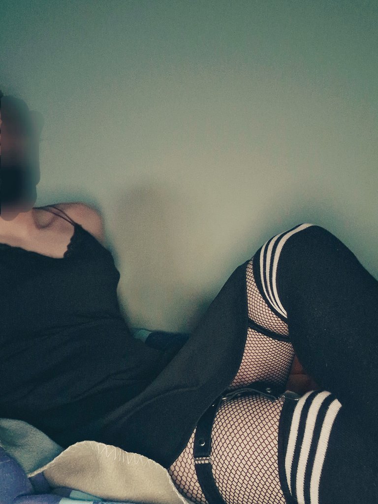 QuinnFemGaming's tweet photo. New pinned :3 
Quinn(any/any)
Male?
20 
Bottom/sub(Switch for a few specific people :P)
soft+hard kinks :3
Bi no pref
Post lewds, maybe nudes in the future(or in circle :P)
Like + rt for moots :3
Dms open for chats! try to not just say hi or send a d pic <3

#femboy #nsfwtwt https://t.co/deVcQOTKHh
