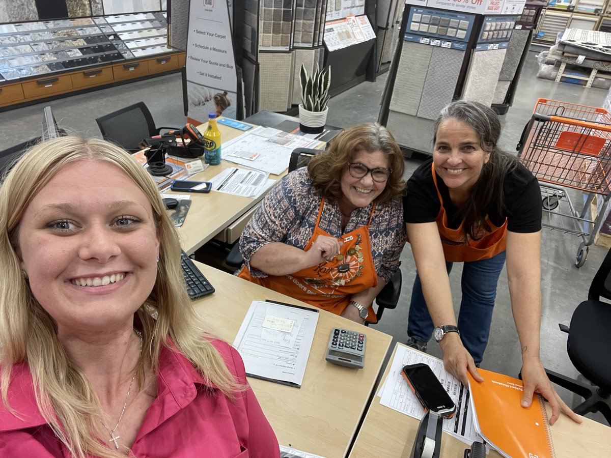 BrooklynW_THD's tweet photo. I got to do roaming pks at Sevierville and love on our #orangefam. π§‘ #JustAsk #KnowledgeIsPower #BigMoney #EasyMoney #LeadsEqualSales @jaybisping @daniel_opene1 @shancock83 @TammyHomeDepot @KenBaer1 @Capezza @stewy_stew @HDIMakeoverMike @TJSanders61 https://t.co/ErdiLctU4f