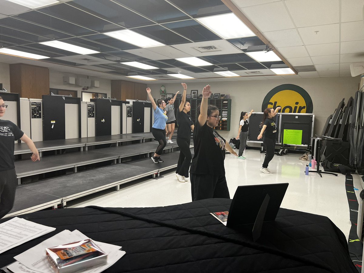 Principal_CK's tweet photo. Day 1 of #180daysofjoy I had the opportunity to serve Pop Icicles to @BryanVocalMusic and @OPS_musicnotes today. Show choir and marching band are getting ready for the year and they look great! #WeAreBryan #somososos #ManyBearsOneBryan https://t.co/wCAWcPVhHj