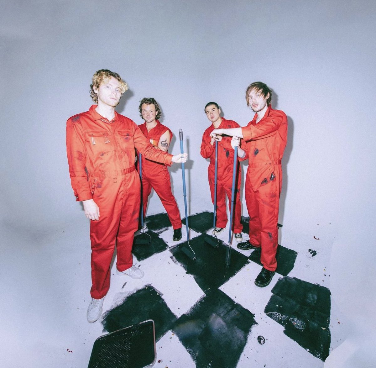 5SOST0URUPDATES's tweet photo. 5SOS5 Vinyl Giveaway!

We wanted to do something fun to celebrate the kickoff of The 5SOS Show so we’re giving away one blue whirlpool ‘Spotify Fans First’ vinyl of 5SOS5!

Giveaway starts today (8/2) and ends on 8/15! This is open to everyone worldwide! 

Retweet and reply with your favorite song off of 5SOS5 to enter!

(Must be following us to win!)