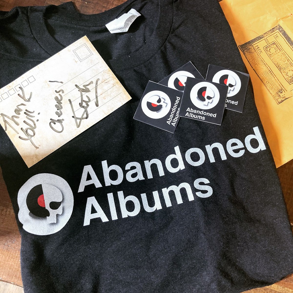 Dungeon of Skeletons (@dungeonofskelet) on Twitter photo Thank you <a href="/AbandonedAlbums/">Abandoned Albums</a> for the sweet shirt! Don't forget to check out episode #508 to hear Justin discuss the DOS recording process, songwriting process, and lots more. Good times!
pod.link/1600596605 #abandonedalbums #powerpop #patterns #dungeonofskeletons Thank you <a href="/AbandonedAlbums/">Abandoned Albums</a> for the sweet shirt! Don't forget to check out episode #508 to hear Justin discuss the DOS recording process, songwriting process, and lots more. Good times!
pod.link/1600596605 #abandonedalbums #powerpop #patterns #dungeonofskeletons