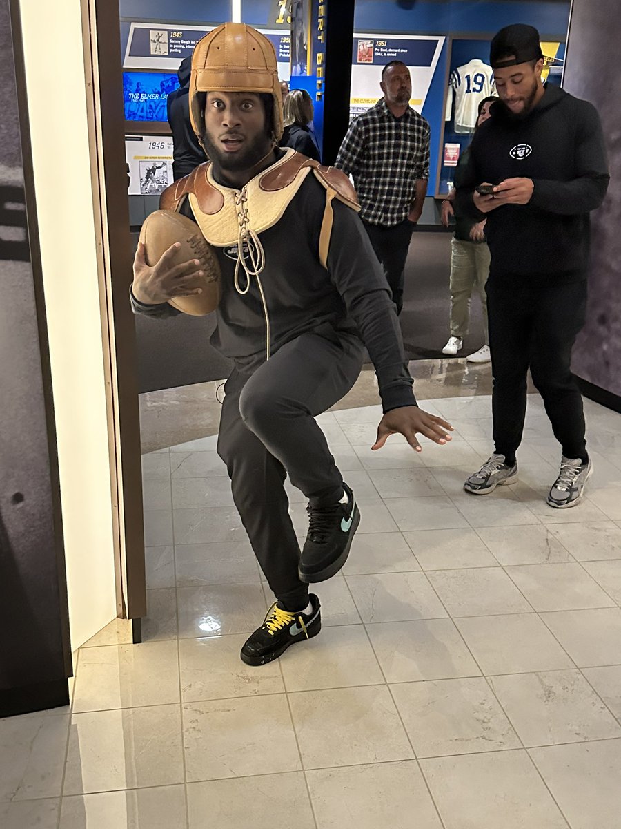 iamSauceGardner's tweet photo. No caption needed🤣 https://t.co/eYe2Rf9VOt
