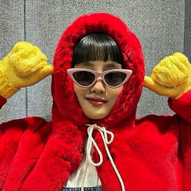 Yonetarak's tweet photo. Nicha/Kira                                   Minnie. https://t.co/qI5mOeCTrH