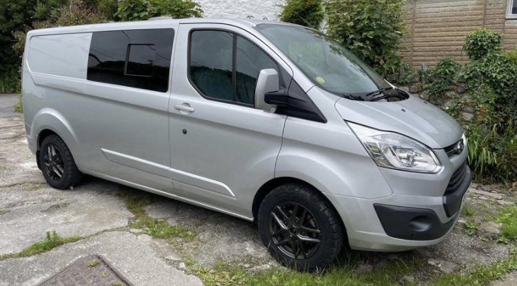 Tom Hutton is selling his transit camper. A share or buy would be great 😊 facebook.com/marketplace/it…