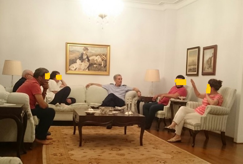 LatifErkan6's tweet photo. Org Akın Öztürk'ün #işkence sonrası fotosunu bilirsiniz. 
Bu da Emniyet'e gitmeden 1-2 saat önceki fotosu. 

Dönemin Adalet Bakanı Bekir Bozdağ, o yaraların helikoptere ateş açılması sonucu düştüğü için oluştuğunu söylemiş işkencecileri korumuştu.

KayıplarYok AilelerPerişan https://t.co/pFneLn5gw9