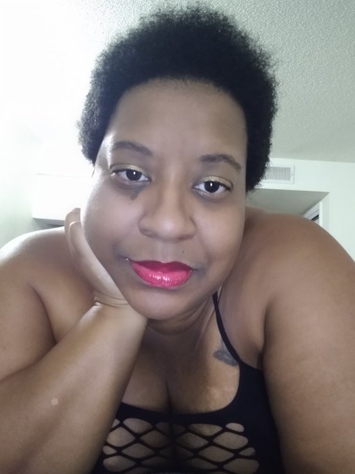 Come see me LIVE NOW! Streamate, Manyvids, and Sextpanther until 8PM EST. #LinkInBio https://t.co/QL<a href="/tag/linkinbio"class="tags"><span>#linkinbio</span></a>