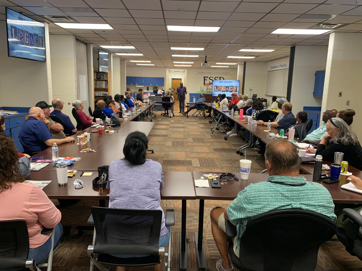 FSSDSchoolBus's tweet photo. 1 of 2…@franklinspecial #TeamYellowBus gathered today for professional development. Keynote speaker Derek Young opened the day by reminding our bus drivers and aides of the significance of their work, and encouraging them to advance their legacy each day. #SafetyIsJob1 https://t.co/LrkNis7jXD