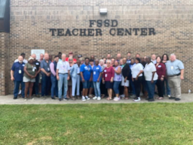 FSSDSchoolBus's tweet photo. 1 of 2…@franklinspecial #TeamYellowBus gathered today for professional development. Keynote speaker Derek Young opened the day by reminding our bus drivers and aides of the significance of their work, and encouraging them to advance their legacy each day. #SafetyIsJob1 https://t.co/LrkNis7jXD