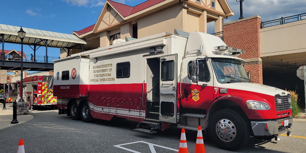 MassDFS's tweet image. DFS #Rehab7 is in #BurlingtonMA for Night 2 of #NationalNightOut! We're supporting @BurlingtonMAFD and other public safety agencies and community groups at #NNO2023. Stop by and say hi!