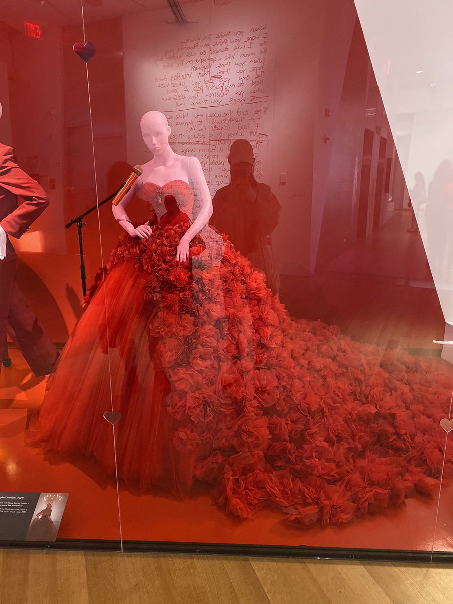theasianbearx's tweet photo. @ErasTourResell me and my swiftie friend saw the IBYTAM dress in an exhibit in NYC (still couldn’t get tour tix tho…) https://t.co/gsCwjtUTqY