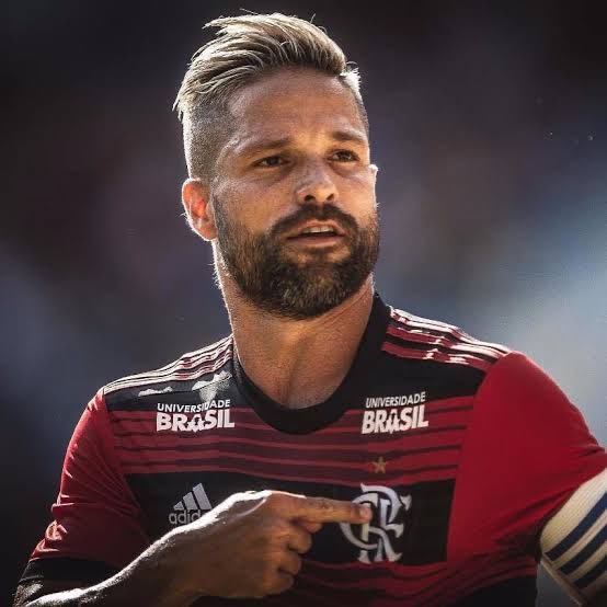UrubuTT_'s tweet photo. ⚠️ OPINIÃO sobre Pedro:

A Cada dia que passa o tempo tá inocentado o Diego Ribas. Ele já foi ameaçado pelos torcedores, já ficou vários jogos no banco, entre outros, mas nem com isso ficou de birrinha com o Flamengo ou com algum técnico que passou pelo clube.

Muito diferente do Pedro, que já está se achando demais só porque foi punido por 1 jogo e já está insatisfeito no clube.

Quer ir embora, que vá, mas depois tem que aguentar as consequências lá na frente. Irei agrader por tudo que fez aqui, mas sairá pela porta dos fundos e terá a ingratidão eterna pela minha parte.

Essa é a minha opinião, então respeite, que irei respeitar a sua!