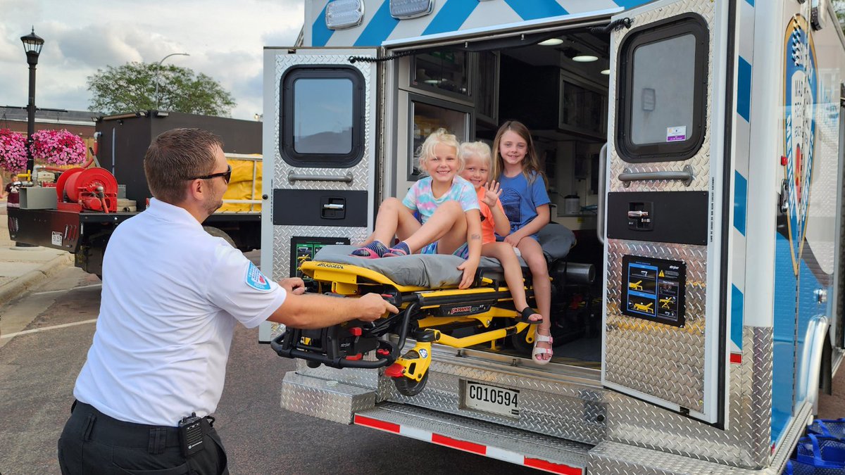 Madison_Health's tweet image. One of our favorite parts of National Night Out is giving ambulance tours! It looks like everyone had a fun time!