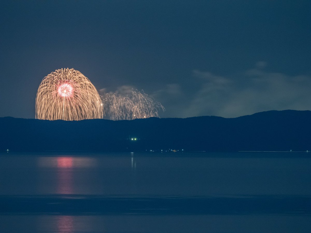 MinmiArbitrario's tweet photo. 佐渡から長岡花火🎇
フェニックス撮れました✨
長岡花火撮ったの初めてだから嬉しい🥹
現地で見たらもっとすごいんだろうな
#佐渡
#佐渡撮り隊📸
#長岡花火 https://t.co/CjCIB0kg3U